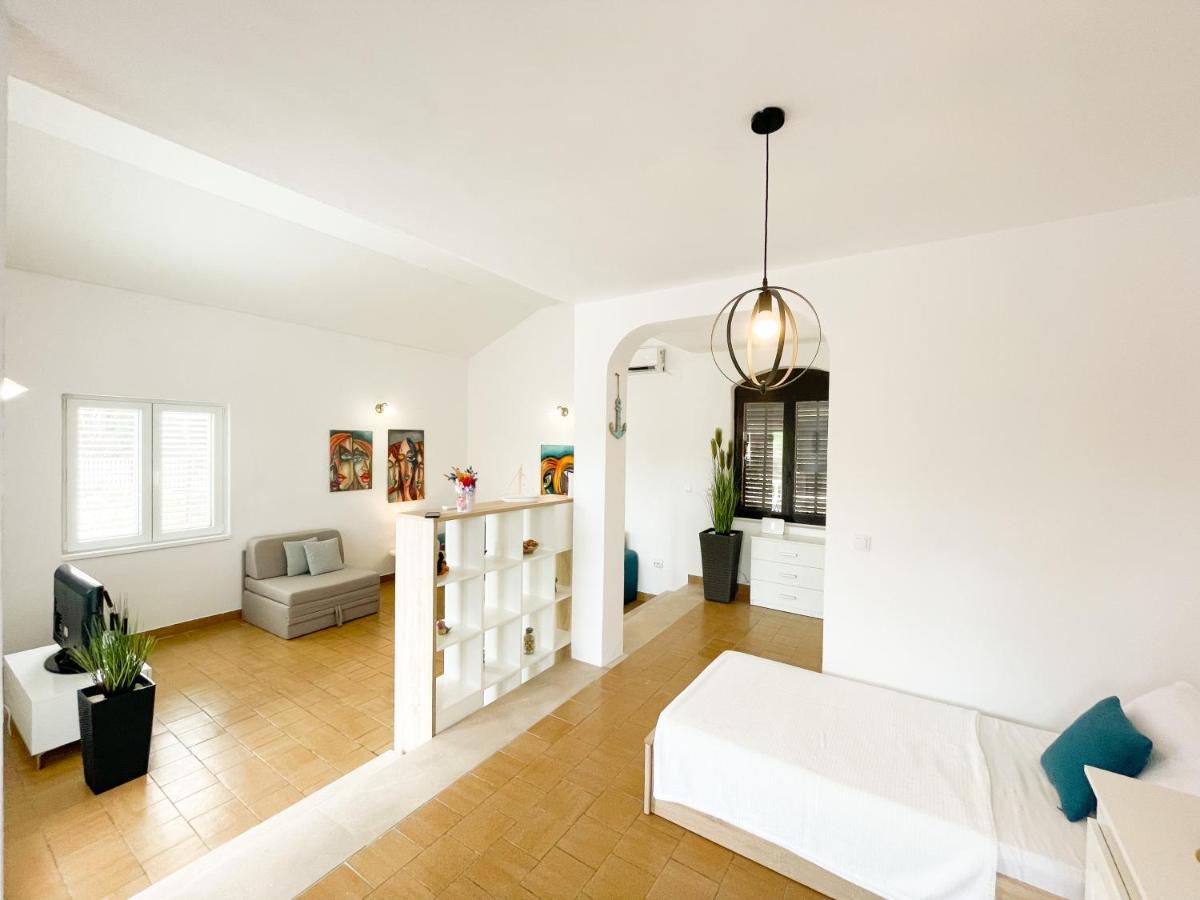 Spacious Apartment Amaros コルチュラ エクステリア 写真